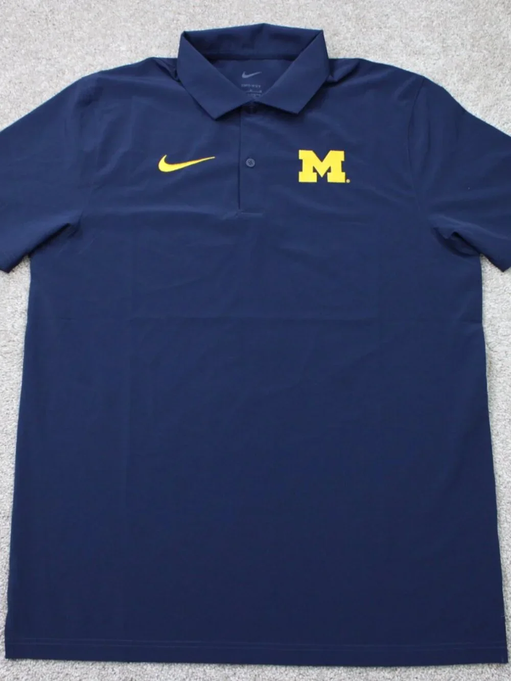 Nike Michigan Wolverines Polo Shirt Mens Medium Blue Dri-Fit NCAA Short Sleeve